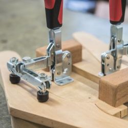 AMF 6800-5 Senkrechtspanner mit rotem Handgriff