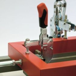 AMF 6803-3 Senkrechtspanner mit rotem Handgriff